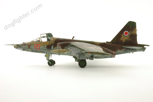 Su-25 Frogfoot 1:48